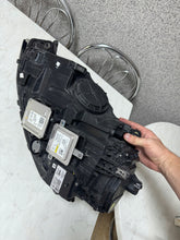 Load image into Gallery viewer, Frontscheinwerfer VW Golf VII 90024306 Xenon Rechts Scheinwerfer Headlight SCH7603891105ge