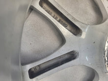 Load image into Gallery viewer, 1x Alufelge 18 Zoll 7.5" 5x114.3 52 5ET Glanz Silber 9965187580 Mazda 3 FEL6151765329fw