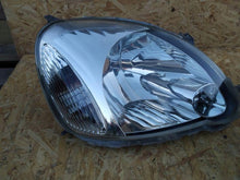 Load image into Gallery viewer, Frontscheinwerfer Toyota Yaris Ein Stück (Rechts oder Links) Headlight SCH3485622567vz