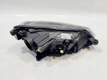 Laden Sie das Bild in den Galerie-Viewer, Frontscheinwerfer Skoda Superb III 3V1941015A 16437 Xenon Links Headlight