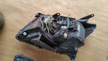 Laden Sie das Bild in den Galerie-Viewer, Frontscheinwerfer Toyota Avensis Rechts Scheinwerfer Headlight