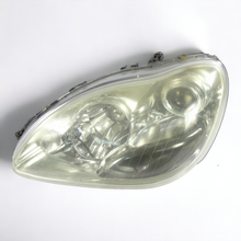 Laden Sie das Bild in den Galerie-Viewer, Frontscheinwerfer Mercedes-Benz W220 A2208204761 Xenon Links Headlight