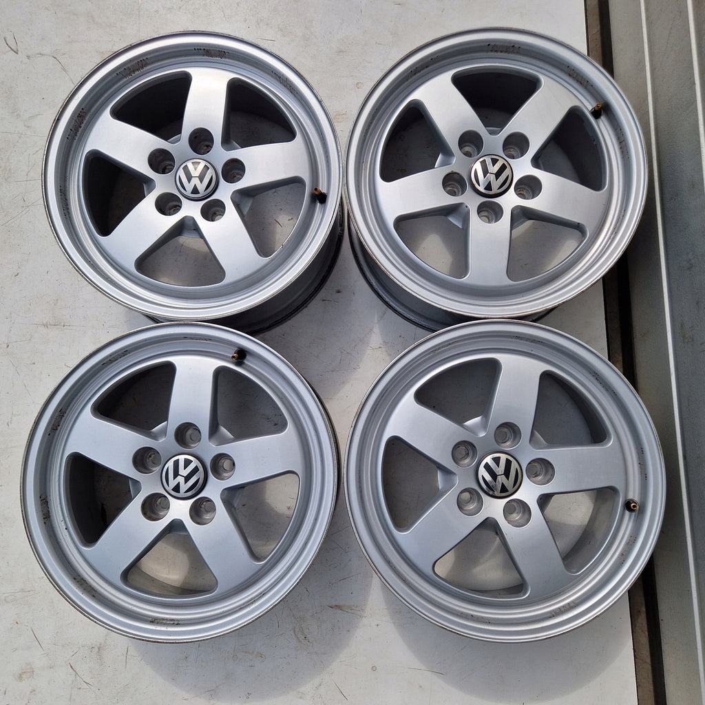 4x Alufelge 16 Zoll 7.0" 5x112 35ET 8W0601025 Audi B7 B8 Passat Tiguan Sharan