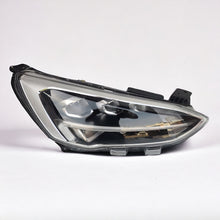 Laden Sie das Bild in den Galerie-Viewer, Frontscheinwerfer Ford Focus JX7B-13E014-AE full LED Rechts Headlight