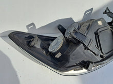 Load image into Gallery viewer, Frontscheinwerfer Ford Focus 8M5113W030AE Links Scheinwerfer Headlight SCH6647256793ag