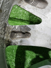 Laden Sie das Bild in den Galerie-Viewer, 1x Alufelge 16 Zoll 6.5&quot; 5x112 3G0601025A Audi B8 Passat Rim Wheel