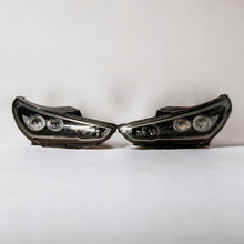 Laden Sie das Bild in den Galerie-Viewer, Frontscheinwerfer Hyundai I30 III 92102-G4100 LED Ein Stück (Rechts oder Links)