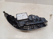 Laden Sie das Bild in den Galerie-Viewer, Frontscheinwerfer Renault Laguna 8200354740 Xenon Links Scheinwerfer Headlight