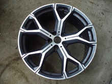 Load image into Gallery viewer, 1x Alufelge 21 Zoll 9.5" 5x112 37ET Glanz Grau 8071998 BMW X5 G05 G06 Rim Wheel FEL2063820017eo