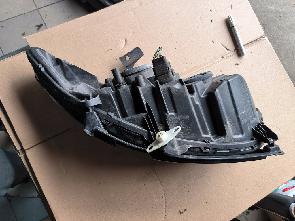 Frontscheinwerfer Ford Mondeo DS73-13W030-EA DS73-13W029-EA Rechts oder Links