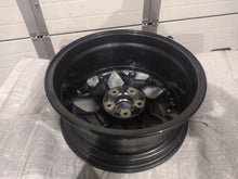 Laden Sie das Bild in den Galerie-Viewer, 1x Alufelge 17 Zoll 7.0" 5x114.3 53ET Matt Silber 52910-F2CA0 Hyundai Elantra FEL1723378910ab
