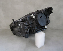 Laden Sie das Bild in den Galerie-Viewer, Frontscheinwerfer Mercedes-Benz W247 2479061004 LED Rechts Headlight SCH9520268451io