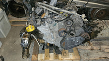 Laden Sie das Bild in den Galerie-Viewer, Motor Renault Twingo I Benzin Engine Unkomplett