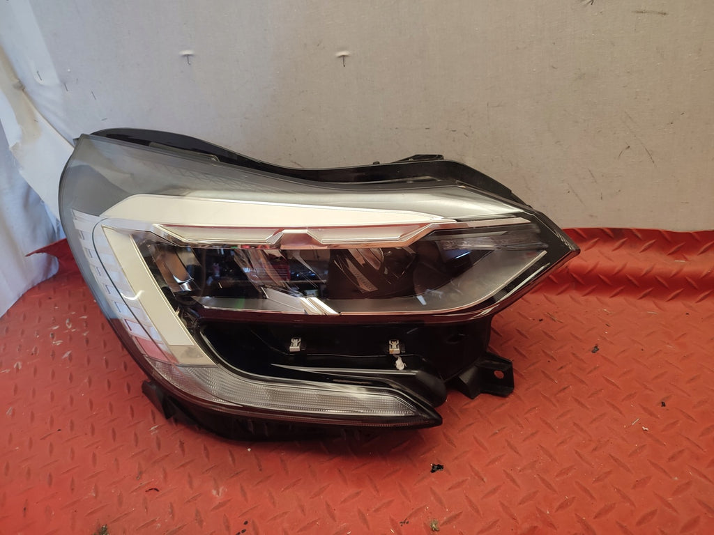 Frontscheinwerfer Renault Captur II 260104095R 013930-02 Full LED Rechts