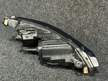 Load image into Gallery viewer, Frontscheinwerfer VW Golf VIII 5H1941059N LED Links Scheinwerfer Headlight SCH7595682207tt