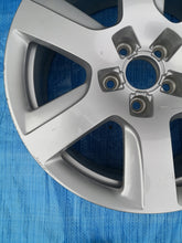 Load image into Gallery viewer, 1x Alufelge 17 Zoll 7.0&quot; 5x112 25ET Silber 4G8601025H Audi C7 Rim Wheel