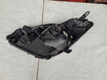 Laden Sie das Bild in den Galerie-Viewer, Frontscheinwerfer Toyota Yaris Rechts Scheinwerfer Headlight SCH3798891628ji