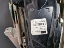 Laden Sie das Bild in den Galerie-Viewer, Frontscheinwerfer Ford 89250731 Links Scheinwerfer Headlight SCH1675724389rm