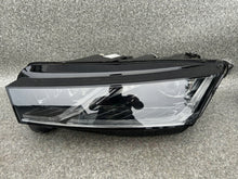 Laden Sie das Bild in den Galerie-Viewer, Frontscheinwerfer Skoda Octavia IV 5E4941015A Links Scheinwerfer Headlight SCH1544393764zb
