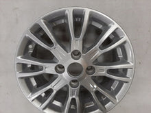 Laden Sie das Bild in den Galerie-Viewer, 1x Alufelge 15 Zoll 6.0&quot; 4x108 37,5ET Glanz Silber AY11-BE Ford Fiesta Rim Wheel