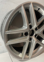 Laden Sie das Bild in den Galerie-Viewer, 1x Alufelge 17 Zoll 6.5" 5x112 8W9601025D Audi A4 Rim Wheel FEL9948549245hf