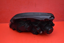 Load image into Gallery viewer, Frontscheinwerfer Kia Carens III 921021D0 Rechts Scheinwerfer Headlight