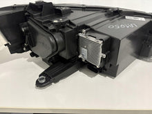 Laden Sie das Bild in den Galerie-Viewer, Frontscheinwerfer VW Passat 3J1941005 LED Links Scheinwerfer Headlight SCH8996676704it