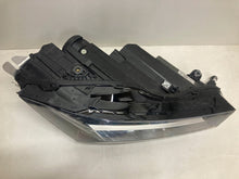 Laden Sie das Bild in den Galerie-Viewer, Frontscheinwerfer Skoda Superb Rechts Scheinwerfer Headlight