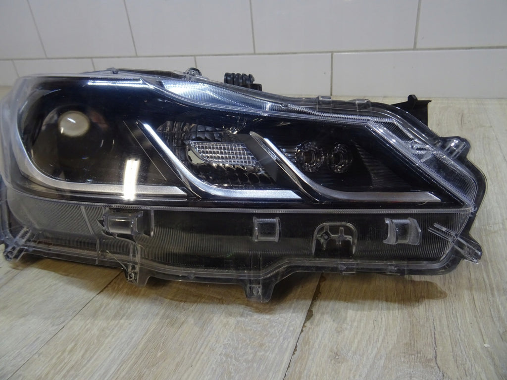 Frontscheinwerfer Toyota Corolla 81113-02T31 Rechts Scheinwerfer Headlight SCH7451111597oa