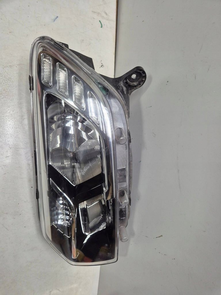 Frontscheinwerfer Dacia Sandero 260605665R Links Scheinwerfer Headlight SCH9252617901ud
