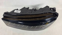 Laden Sie das Bild in den Galerie-Viewer, Frontscheinwerfer Skoda Fabia IV 6VB941015B Links Scheinwerfer Headlight SCH3812694356ln