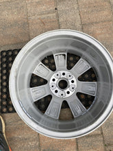 Laden Sie das Bild in den Galerie-Viewer, 1x Alufelge 17 Zoll 7.5&quot; 5x112 Mini Countryman F60 Rim Wheel