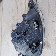 Laden Sie das Bild in den Galerie-Viewer, Frontscheinwerfer BMW 3 F30 F31 7471305-01 Links Scheinwerfer Headlight SCH3427576422oo