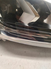 Laden Sie das Bild in den Galerie-Viewer, Frontscheinwerfer Mitsubishi Outlander III 8301D3-32 LED Rechts Headlight