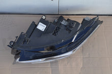 Laden Sie das Bild in den Galerie-Viewer, Frontscheinwerfer VW Tiguan 5NB941081G Full LED Links Scheinwerfer Headlight
