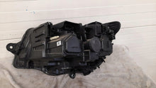 Load image into Gallery viewer, Frontscheinwerfer VW Multivan 90199401 Rechts Scheinwerfer Headlight SCH4409018078xn