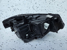 Laden Sie das Bild in den Galerie-Viewer, Frontscheinwerfer Mercedes-Benz Cla 1179067900 030127927500 Xenon Links SCH5358440272oc