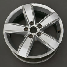 Laden Sie das Bild in den Galerie-Viewer, 1x Alufelge 16 Zoll 6.0&quot; 5x112 48ET Glanz Silber 5G0071496A Vw Rim Wheel