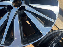 Laden Sie das Bild in den Galerie-Viewer, 1x Alufelge 17 Zoll 4x100 403008893R Renault Captur Rim Wheel FEL2373237858hs