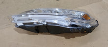 Laden Sie das Bild in den Galerie-Viewer, Frontscheinwerfer Dodge Ram Ducato 68516024AA 68516025AA Links Headlight SCH4451590023cu