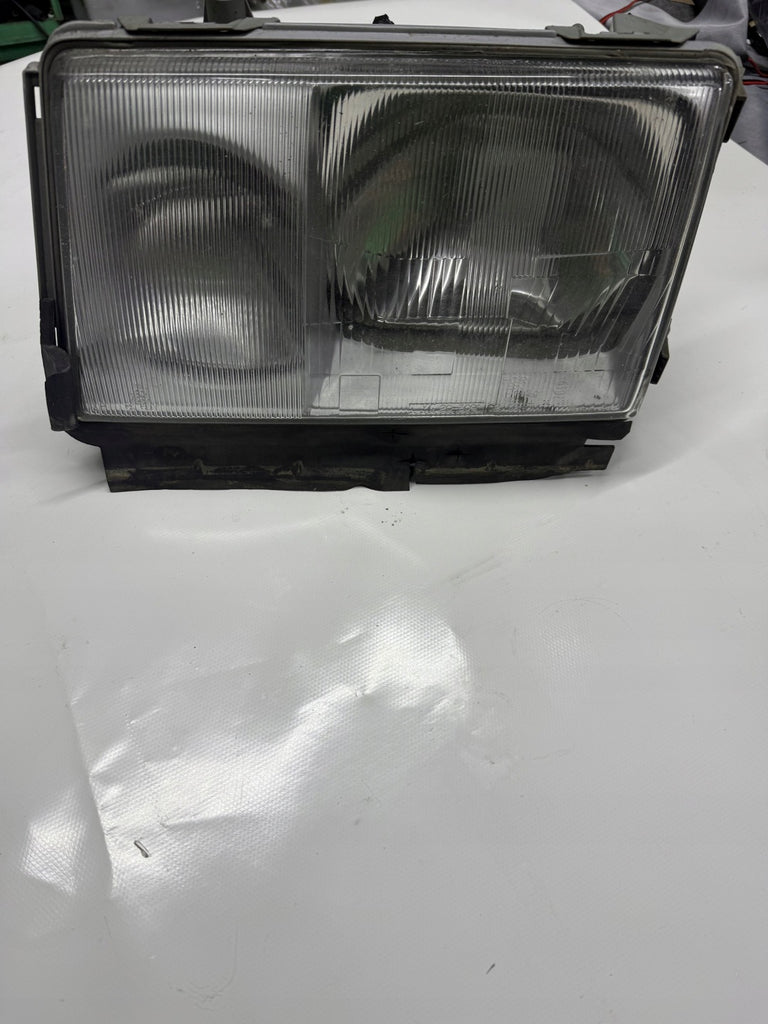 Frontscheinwerfer Mercedes-Benz W124 AK-12-710411 Links Scheinwerfer Headlight SCH4640629339hv