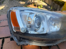 Laden Sie das Bild in den Galerie-Viewer, Frontscheinwerfer Mitsubishi Lancer I 170415 Rechts Scheinwerfer Headlight SCH5880058287qu