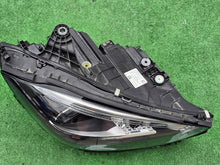 Laden Sie das Bild in den Galerie-Viewer, Frontscheinwerfer Mercedes-Benz W206 A2069065404 Full LED Rechts Headlight SCH7606890314bq