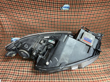 Laden Sie das Bild in den Galerie-Viewer, Frontscheinwerfer Tesla S Xenon Ein Stück (Rechts oder Links) Headlight