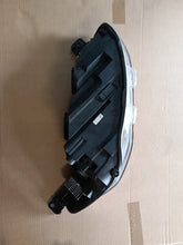 Laden Sie das Bild in den Galerie-Viewer, Frontscheinwerfer Ford Focus JX7B-13W030-AE Links Scheinwerfer Headlight SCH5966612733to