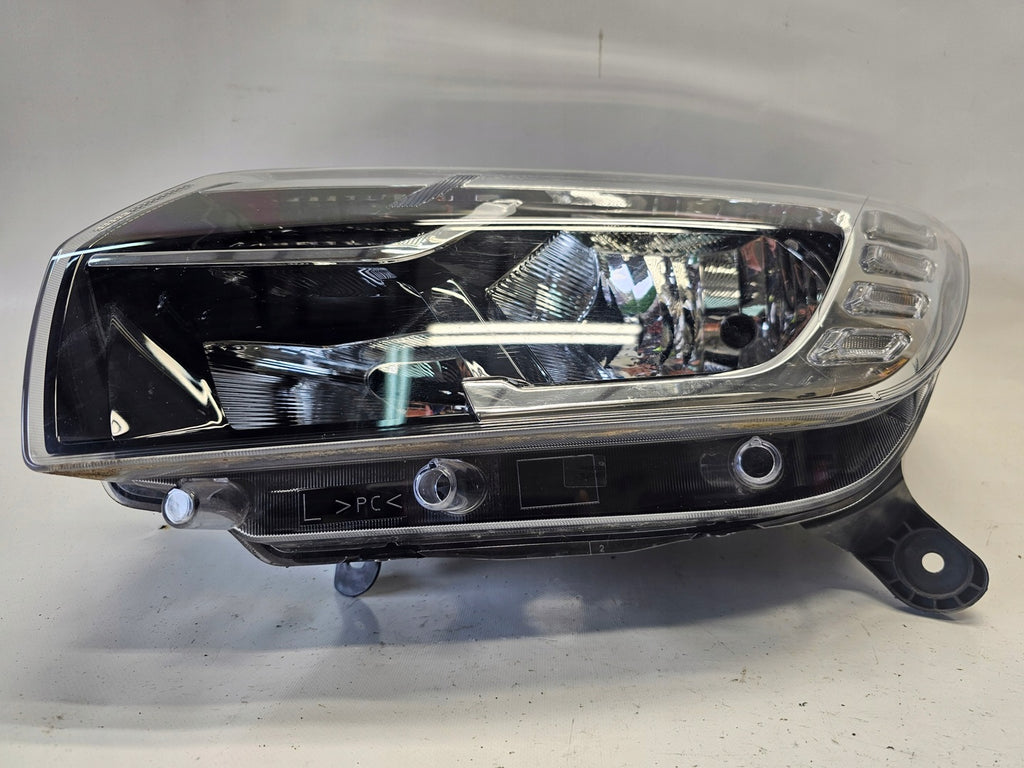 Frontscheinwerfer Dacia Logan Sandero II 260605665R Links Scheinwerfer Headlight SCH8448040216mi