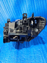 Laden Sie das Bild in den Galerie-Viewer, Frontscheinwerfer Mercedes-Benz Sprinter A9109065800 LED Rechts Headlight