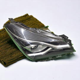 Frontscheinwerfer Toyota Yaris LED Rechts Scheinwerfer Headlight