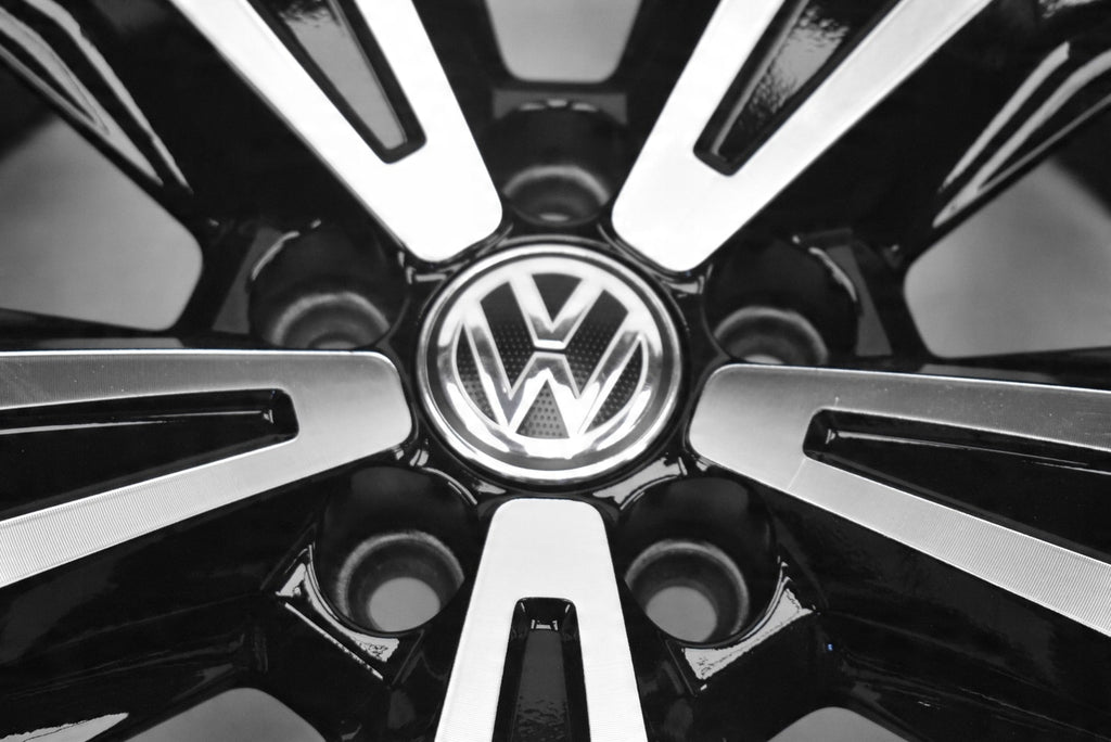 4x Alufelge 18 Zoll 7.0" 5x100 39ET Glanz Schwarz 2GM601025F VW T-Cross Tcross