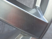 Laden Sie das Bild in den Galerie-Viewer, 1x Alufelge 17 Zoll 8.0" 5x112 38ET Glanz Silber 2114013502 Mercedes-Benz W211 FEL5319485287rh